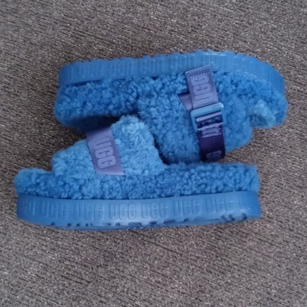 ๐UGG๐ - Fluffita Cobalt Blue Flatform Slipper - Picture 8 of 12